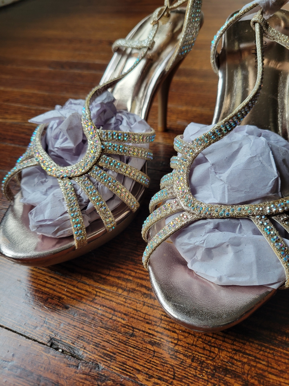 SILVER SLIPPER Cinderella Rhinestones High Heels Pumps Size 8.5 Wedding Church - Picture 3 of 16